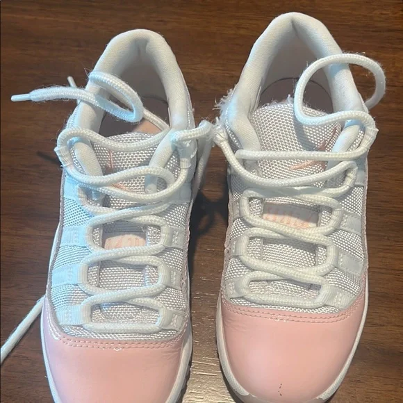 Girls Air Jordan 11 Retro Low - Pink and White - Picture 6 of 6